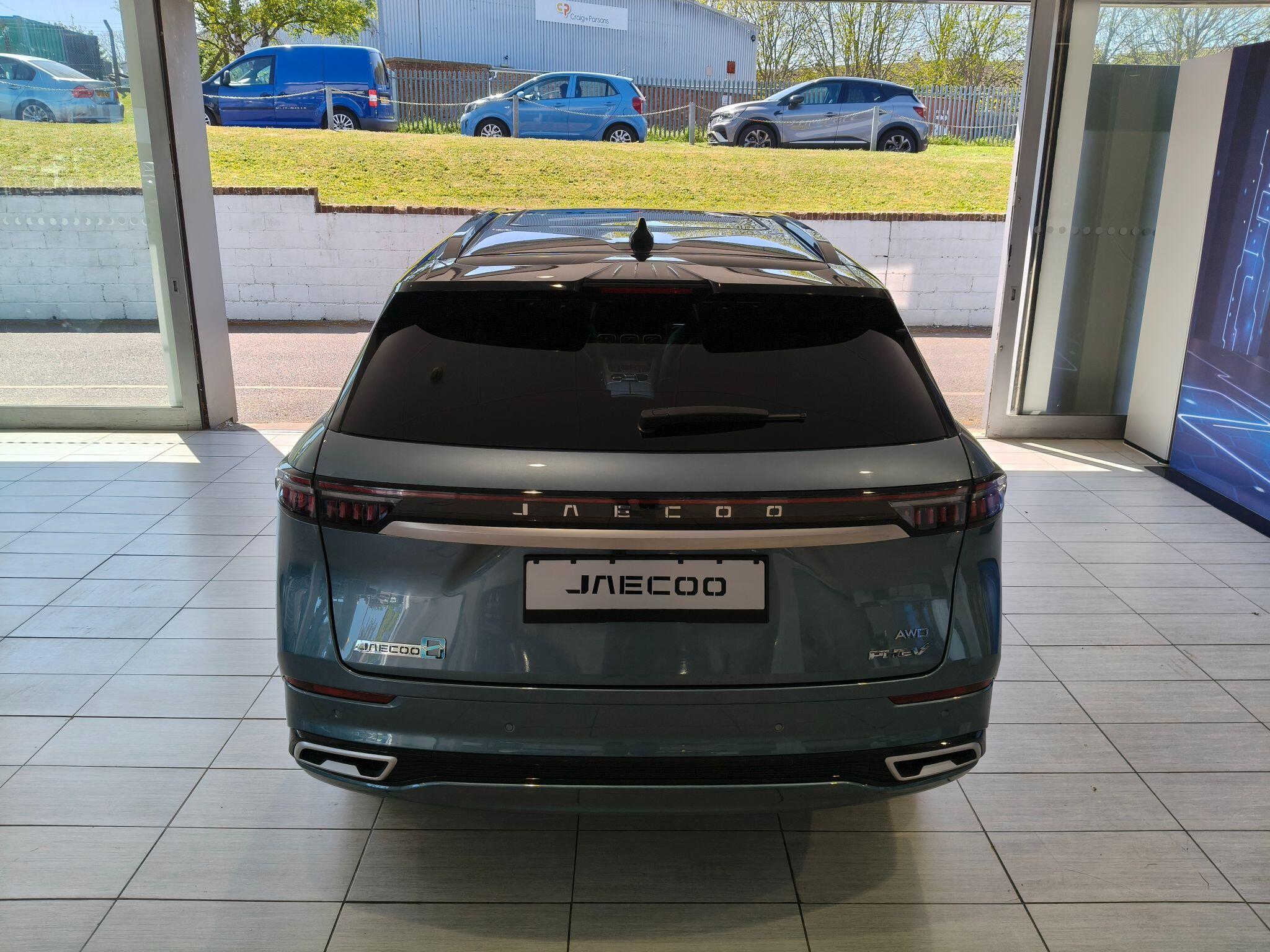 Large vehicle image